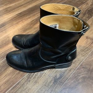 Women’s Frye Melissa Button Boots Short